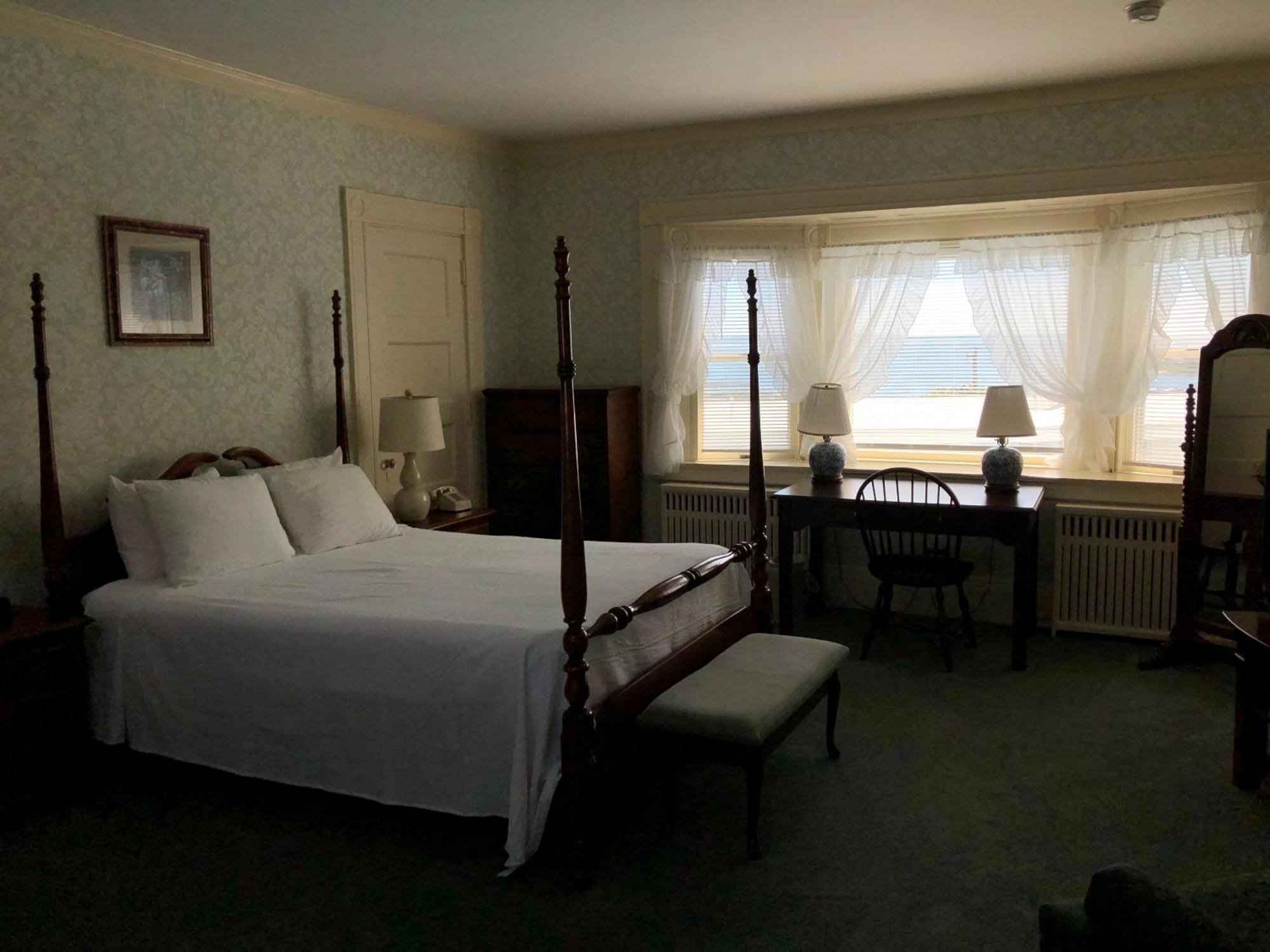 Sands Of Time Motor Inn & Harbor House Woods Hole Exterior foto