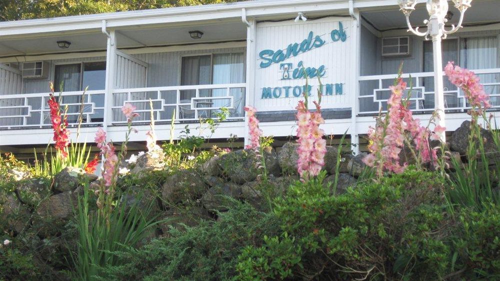 Sands Of Time Motor Inn & Harbor House Woods Hole Exterior foto